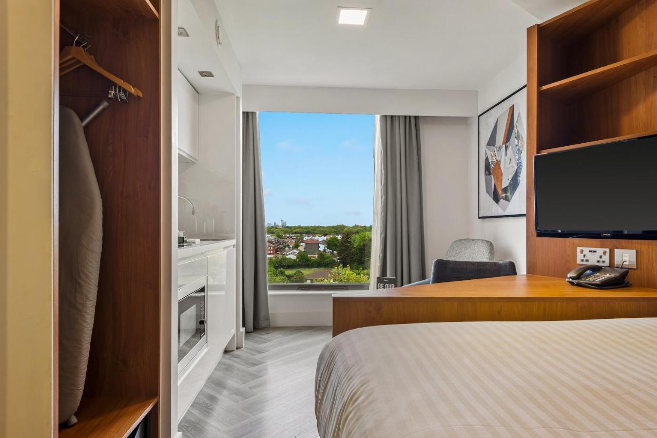Roomzzz London Stratford Экстерьер фото