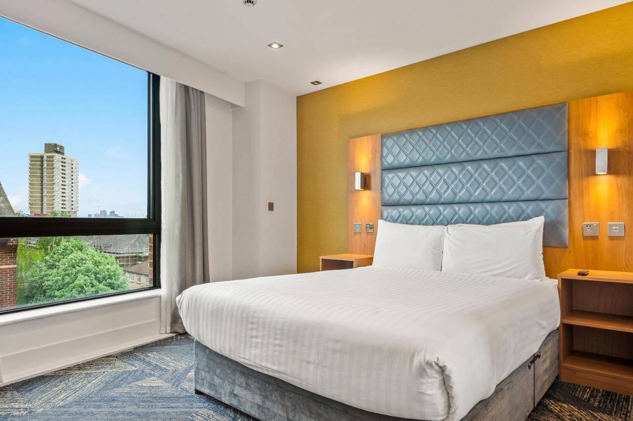 Roomzzz London Stratford Экстерьер фото