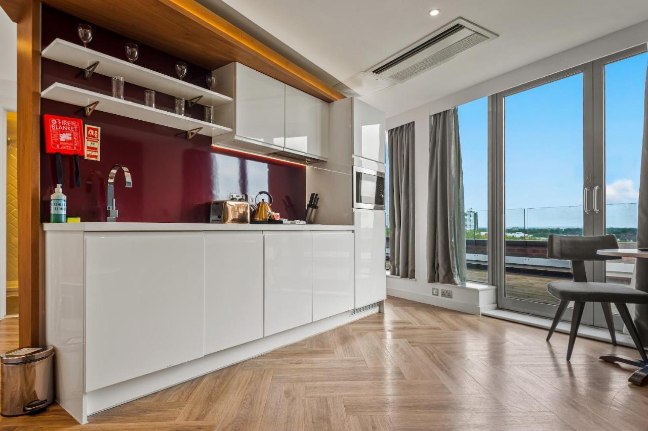 Roomzzz London Stratford Экстерьер фото