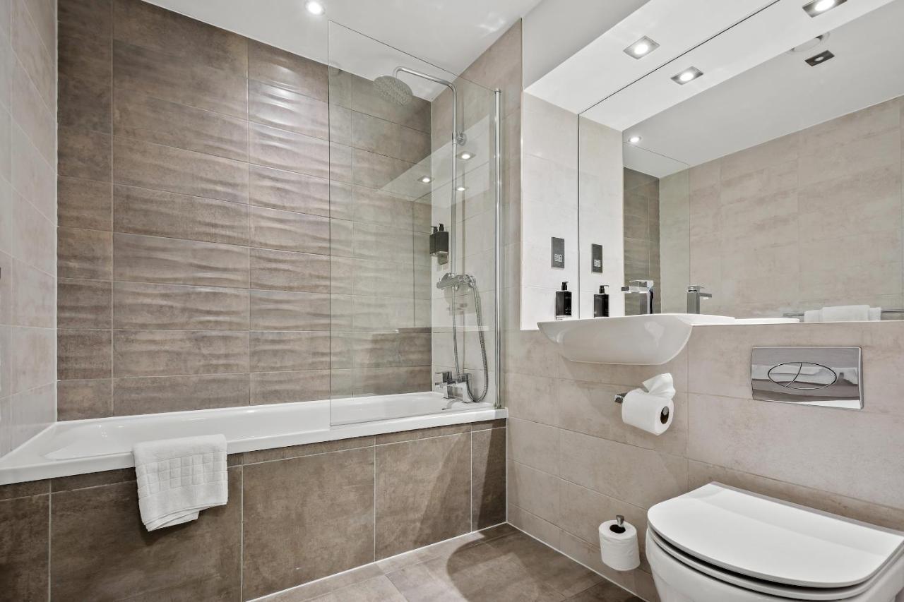 Roomzzz London Stratford Экстерьер фото