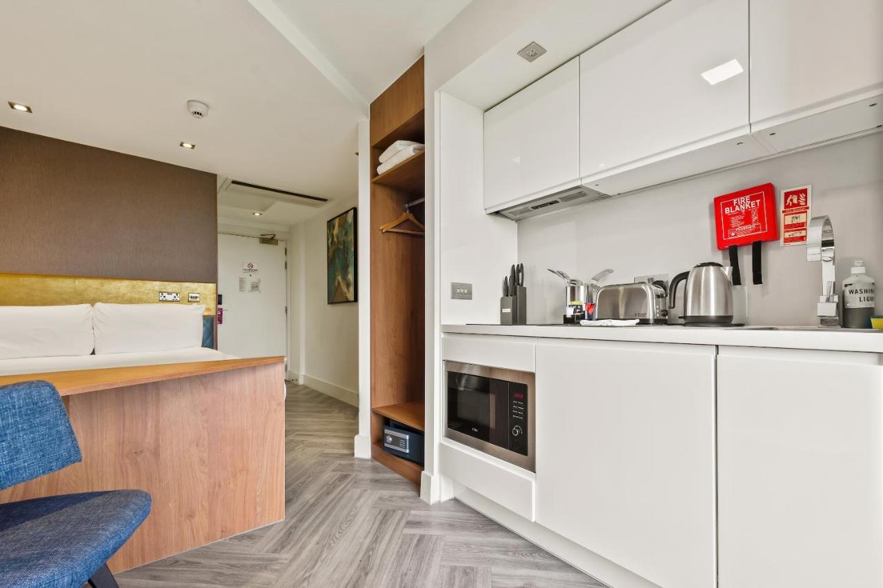 Roomzzz London Stratford Экстерьер фото