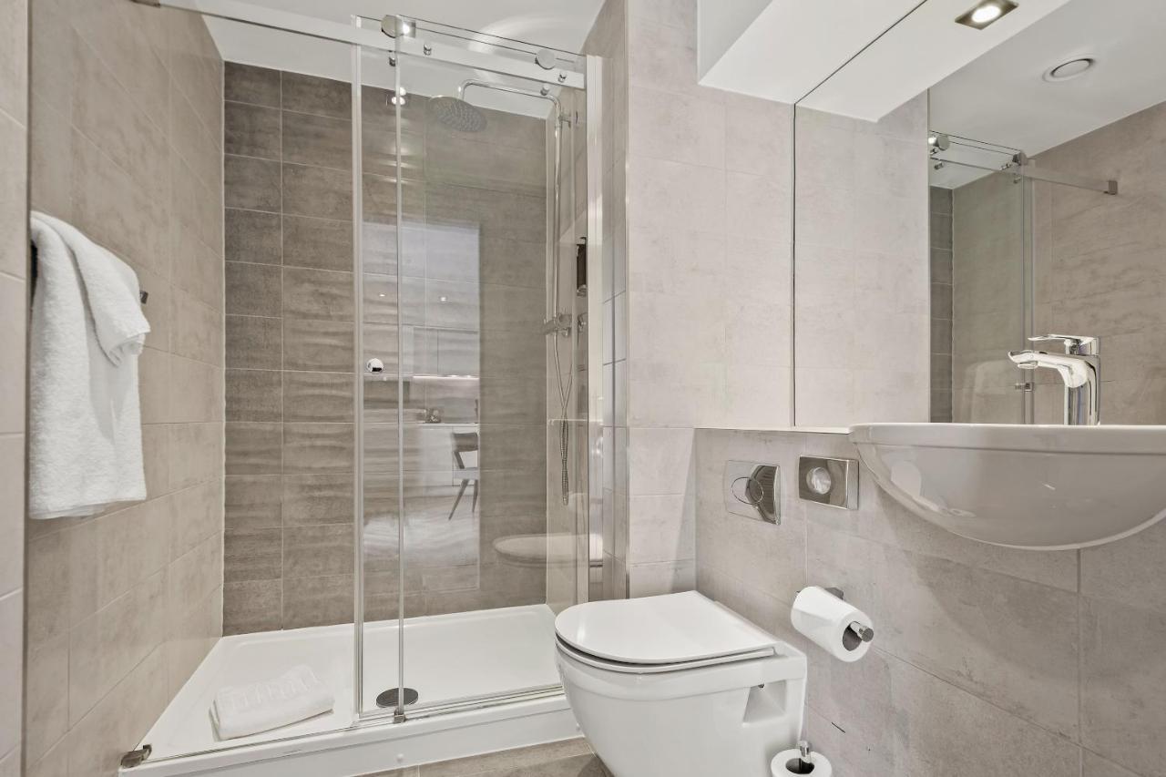 Roomzzz London Stratford Экстерьер фото