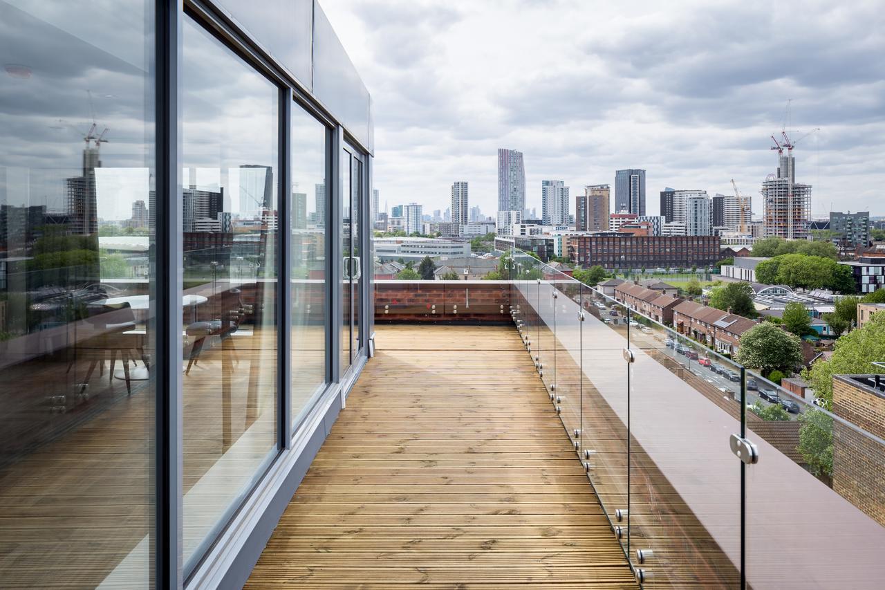 Roomzzz London Stratford Экстерьер фото